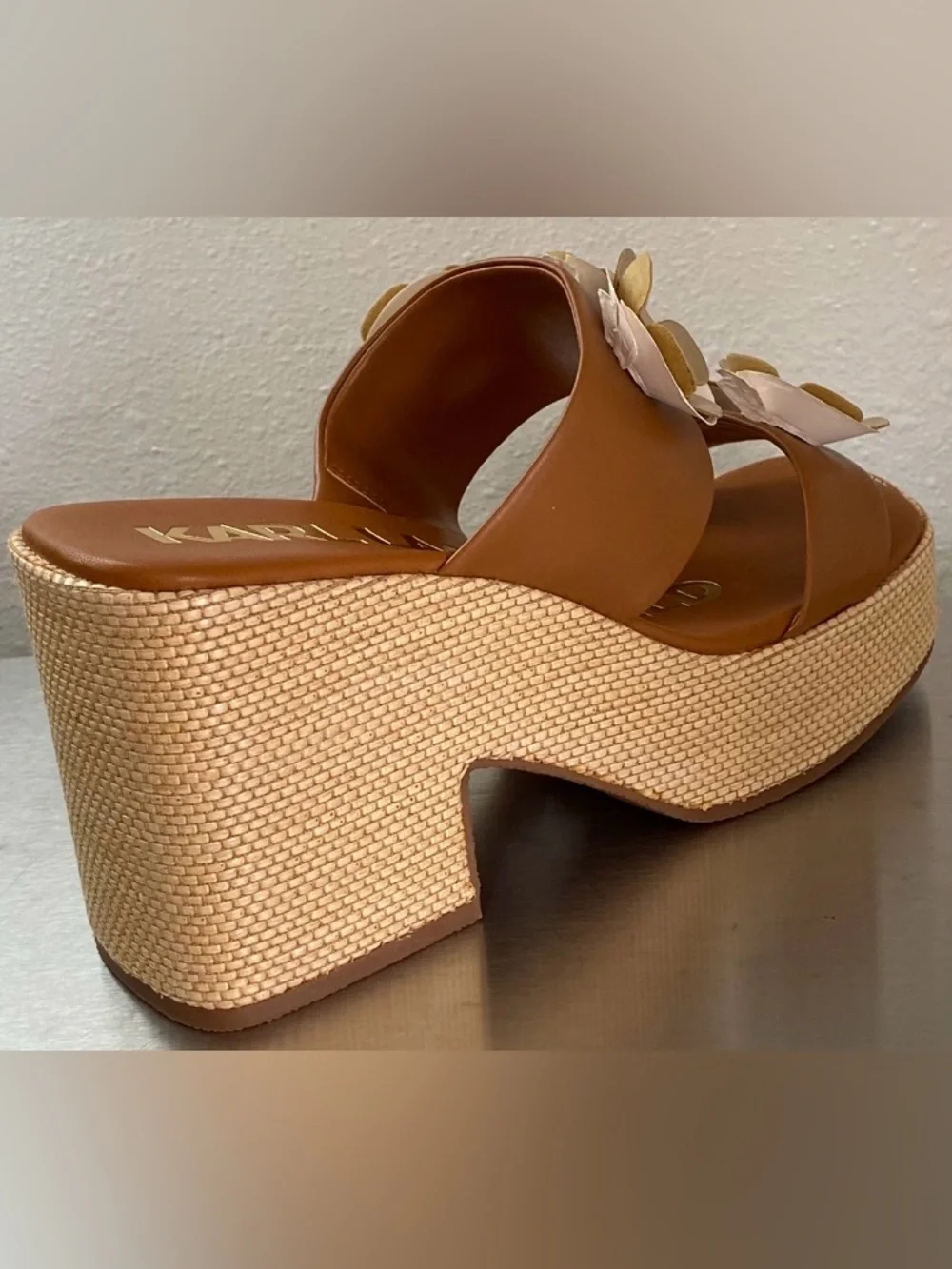 KARL LAGERFELD LEATHER AND RAFFIA PLATFORM SANDALS WITH GOLD METALLIC FLOWERS